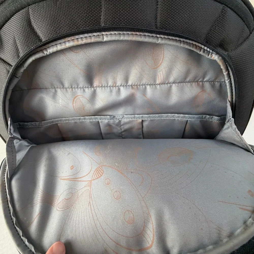 Samsonite Travel Boarding Bag Black Medium Size with Adjustable Strap